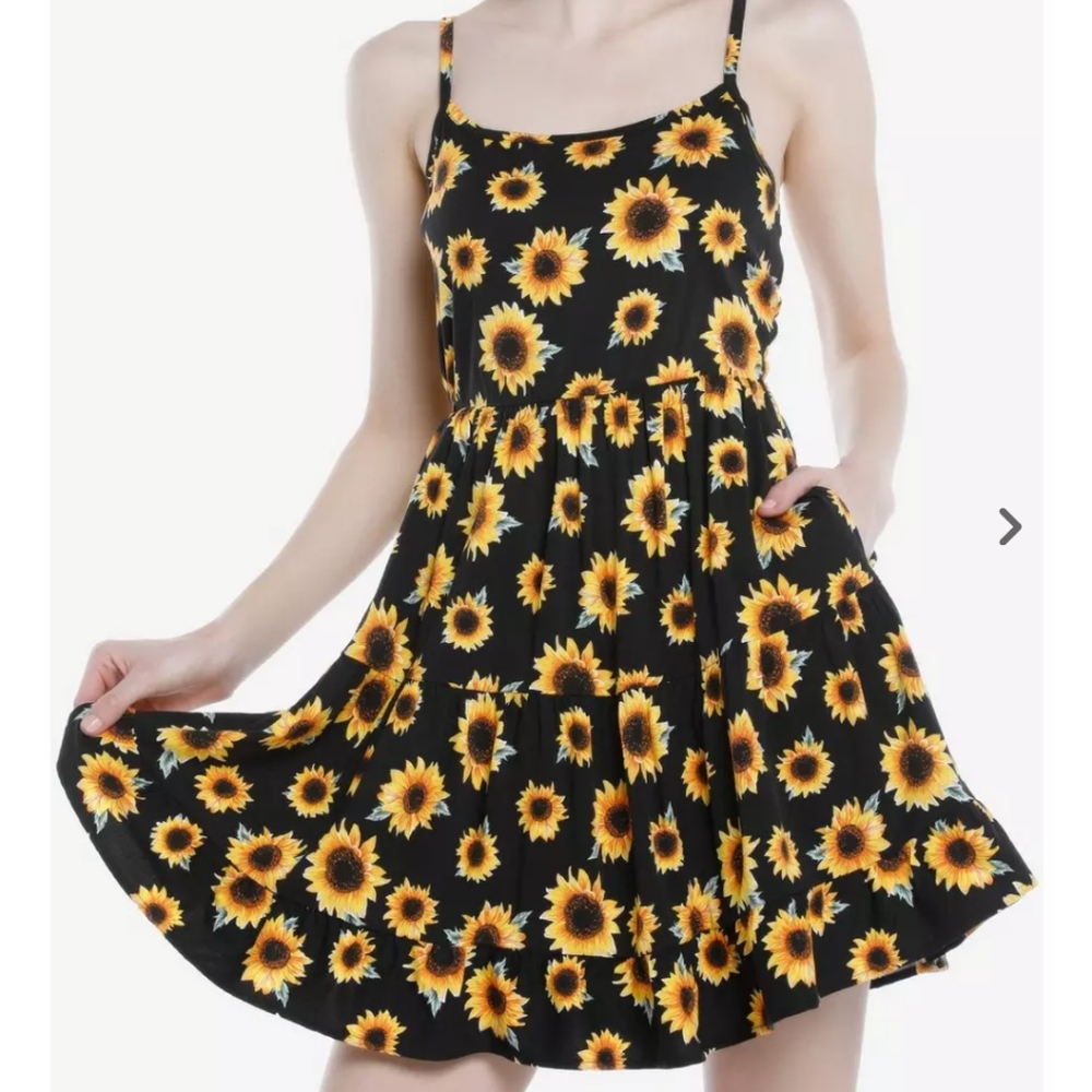Hot Topic Sunflower Tiered Strappy Dress size XL